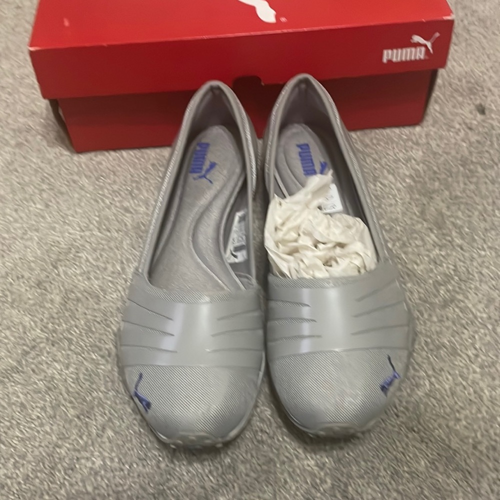 New women’s puma flats